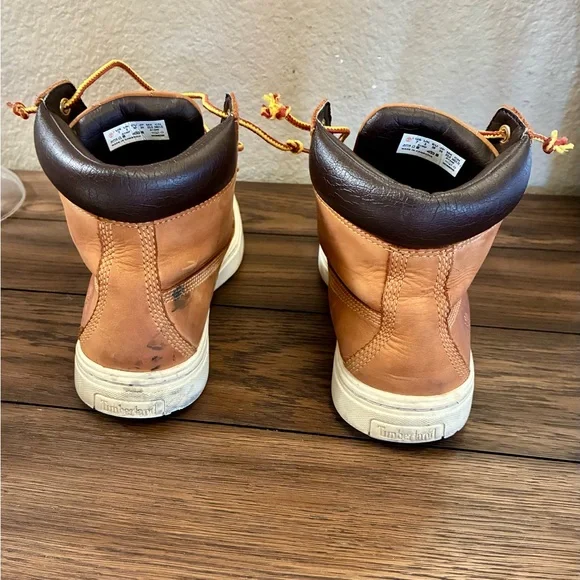 Timberland Tan Leather High-Top with Black Collar - Picture 3 of 7